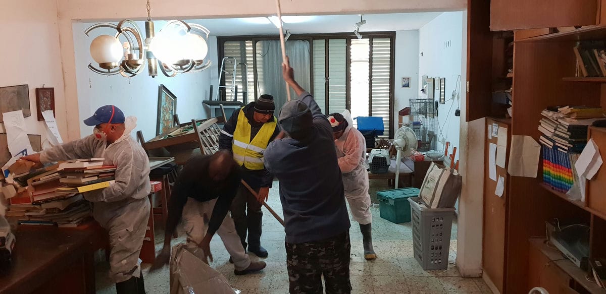 איך לפנות מקלט עמוס בזבל ביעילות - עשה זאת בעצמך